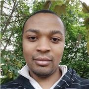 Ingénieur informatique offre des cours de programmation et de réseau informatique à Elancourt